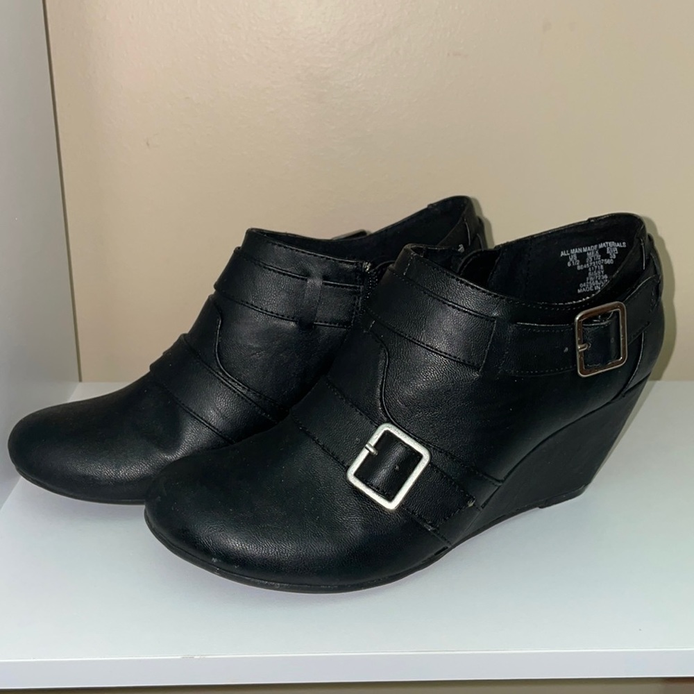 Aeropostale Sissy Black Bootie